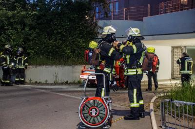 Stuttgart Bad Cannstatt: PKW Brand in Tiefgarage sorgt fuer Grosseinsatz der Feuerwehr